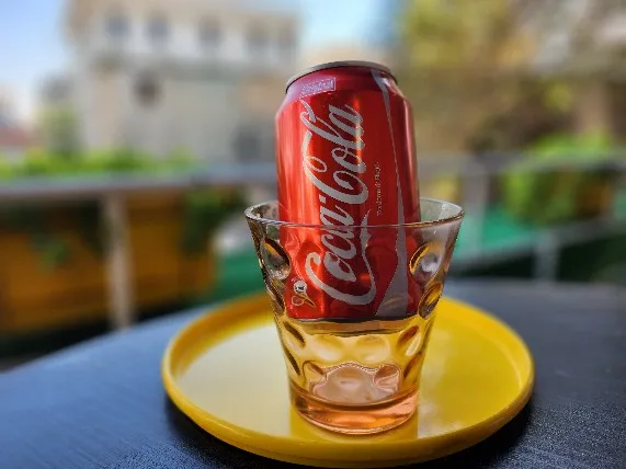 samsung galaxy z flip4 sample2-soda can