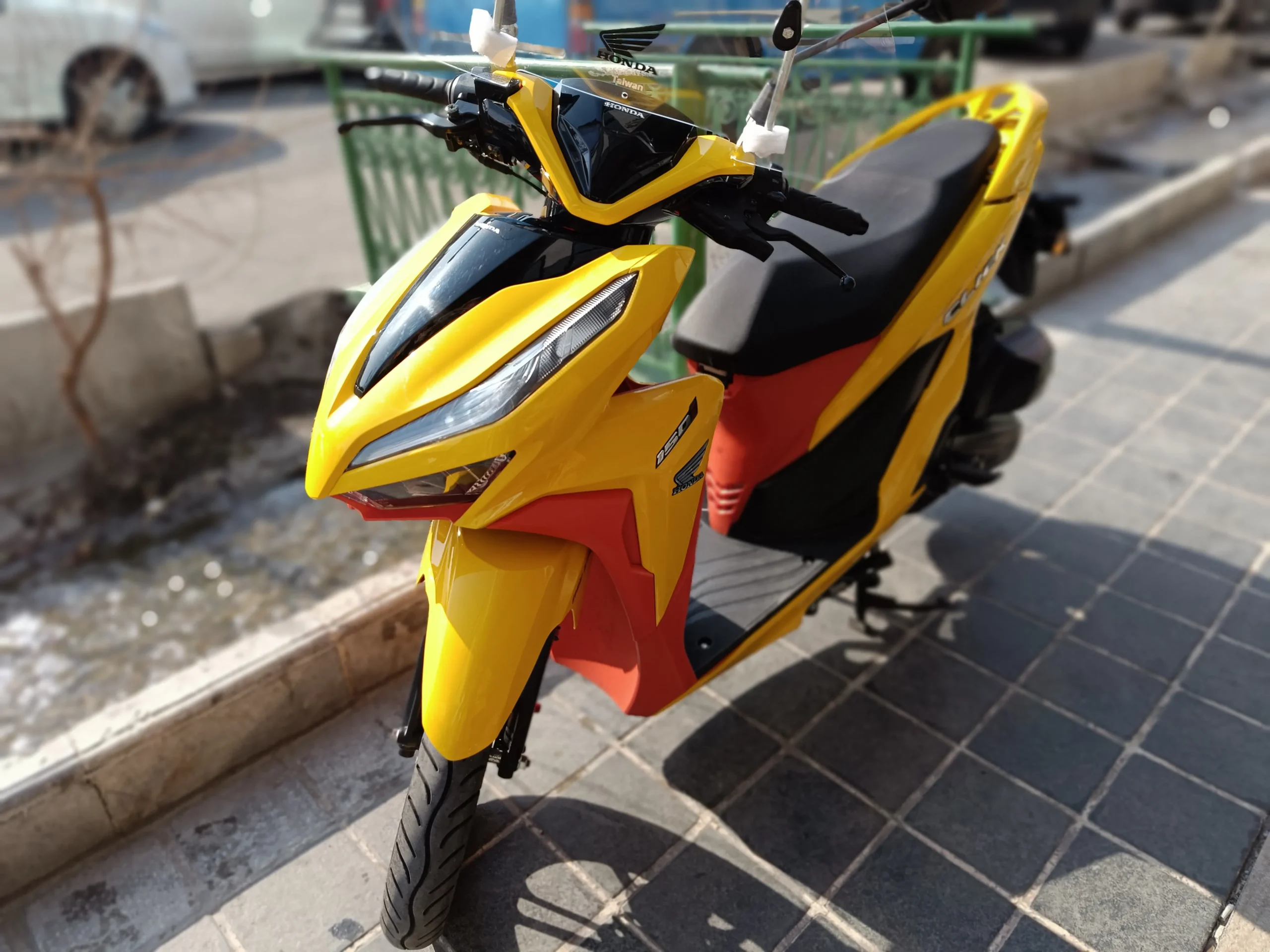 بررسی ردمی نوت 12 پرو Xiaomi Redmi Note 12 Pro Sample12-motorcycle