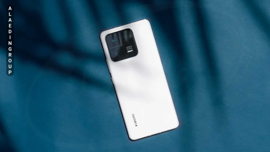 طراحی پشت شیائومی 13 پرو سفید