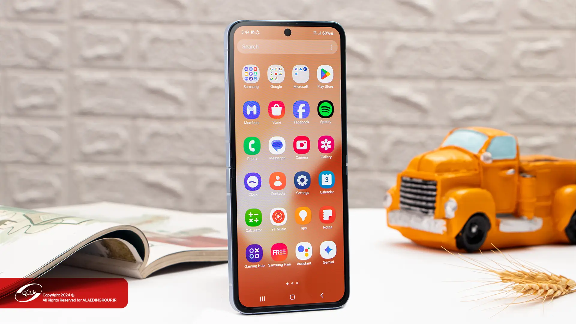 آیا خرید گوشی تاشو عاقلانه است؟ مزایا و معایب رابط کاربری گوشی Galaxy Z Flip 6