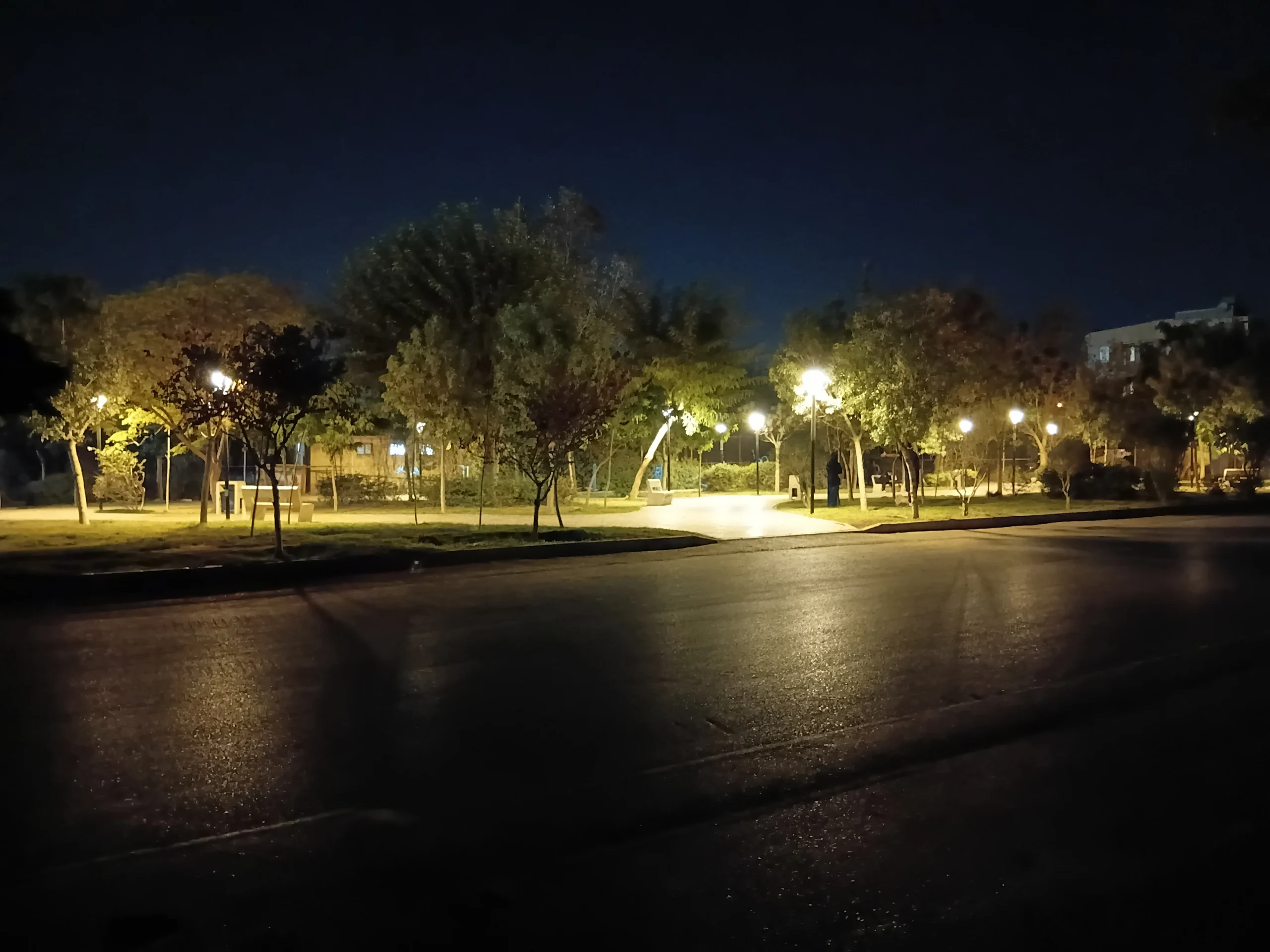 بررسی گلکسی A07؛ گام روبهجلوی کرهایها کیفیت تصویر در شب گلکسی A07