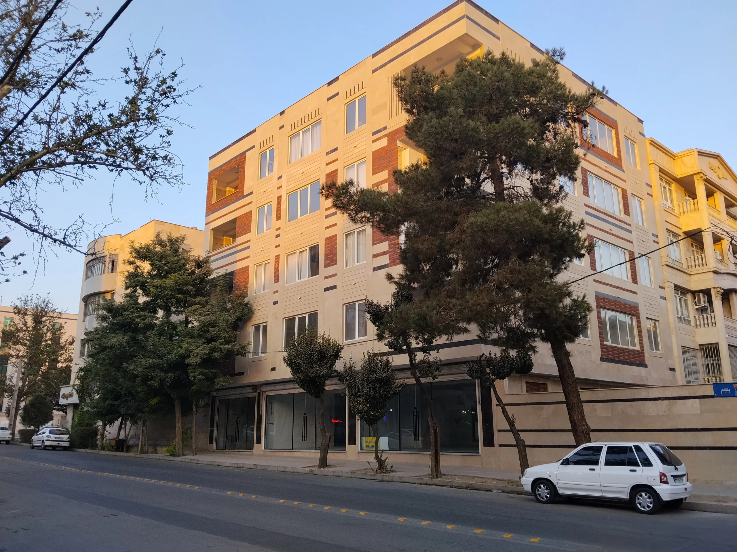 بررسی شیائومی ردمی ۱۵؛ اقتصادی، اما قدرتمند عکس گرفته شده با شیائومی ردمی ۱۵ در روز زوم 1X