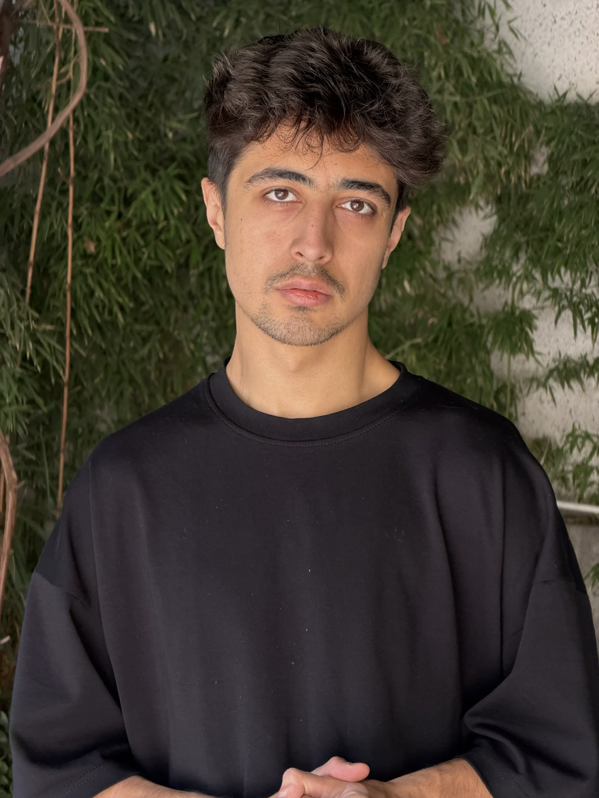 بررسی آیفون ۱۷ پرو مکس؛ کاملترین گوشی برای حرفهایها عکس با آیفون ۱۷ پرومکس  زوم 3x