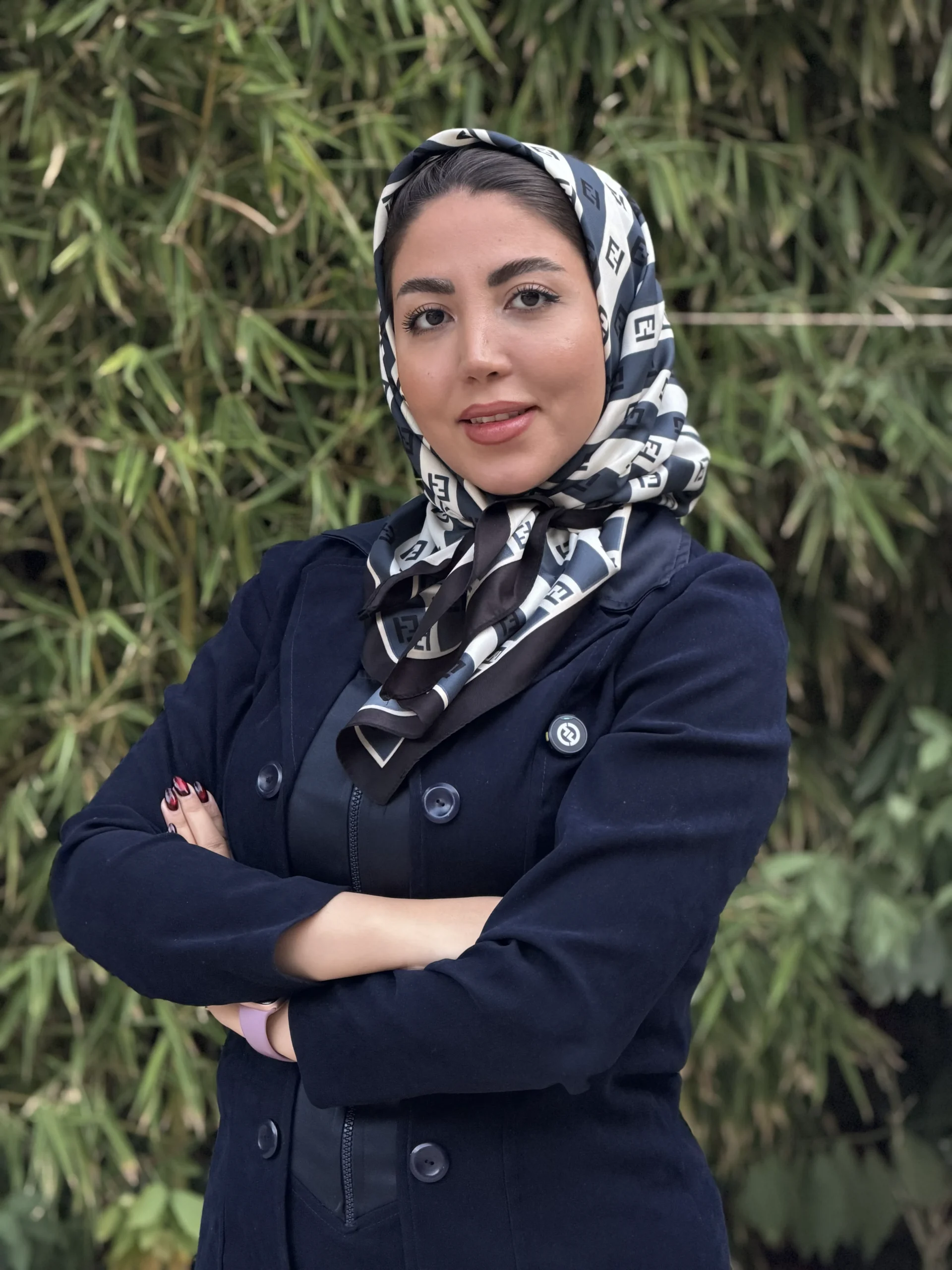 بررسی آیفون ۱۷ پرو مکس؛ کاملترین گوشی برای حرفهایها عکس پرتره زوم 5x با آیفون ۱۷ پرومکس
