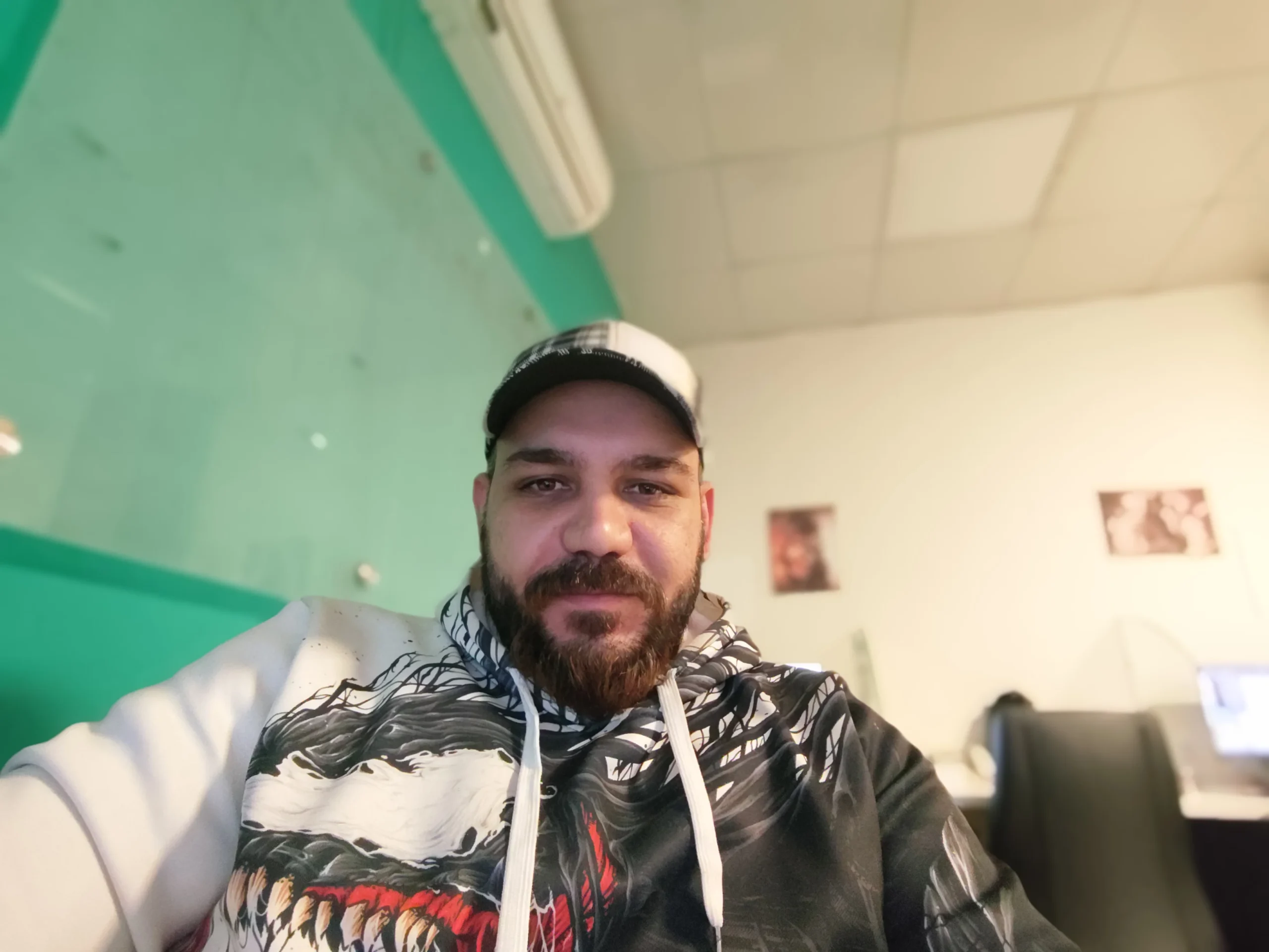 عکس گرفته شده با دوربین سلفی پرتره ردمی پد پرو۲